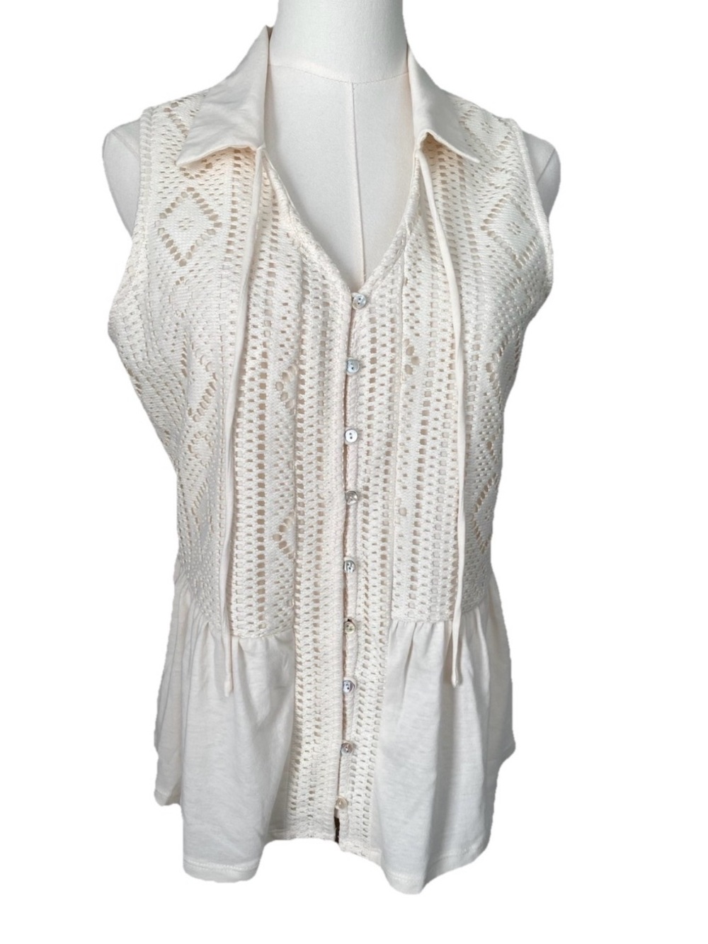Fig + Flower Crochet Lace Peplum Sleeveless Top NWT Medium Ivory